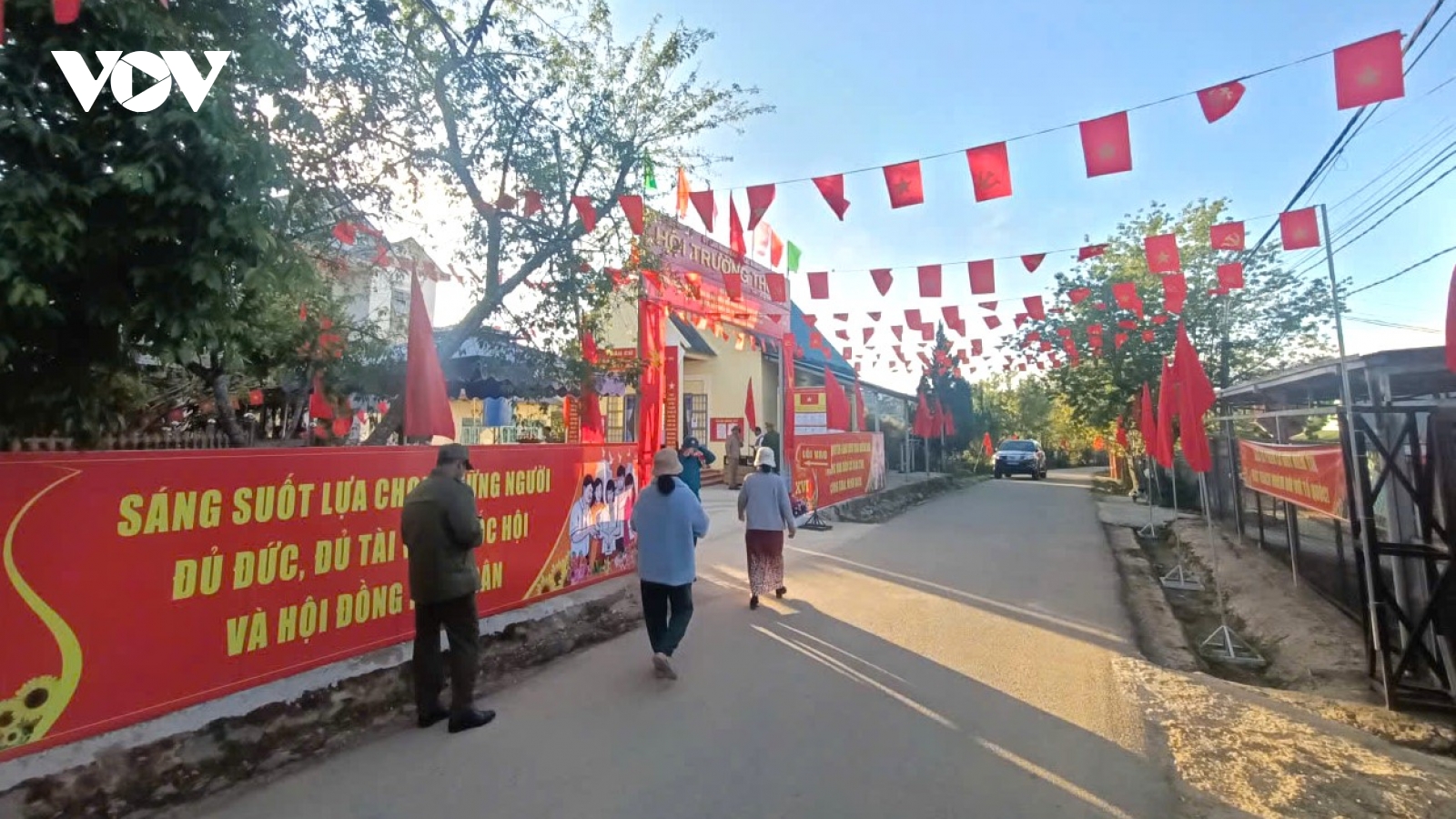 Lâm Đồng ghi nhận tỷ lệ cử tri đi bỏ phiếu đạt hơn 99,6%