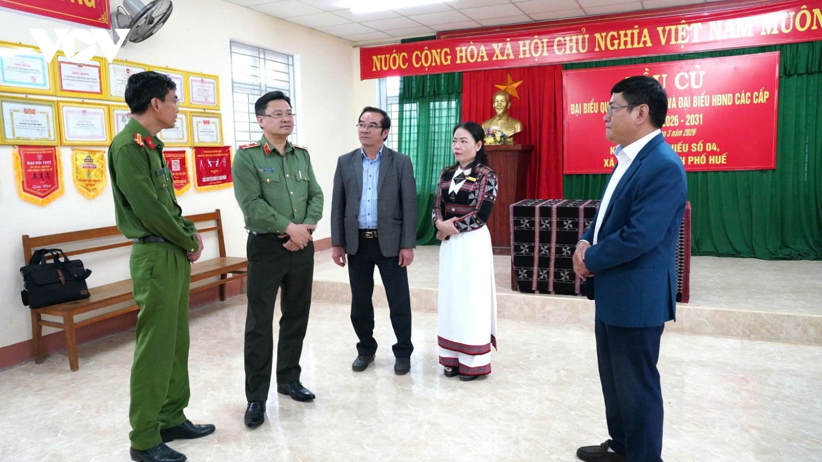 Phát huy vai trò già làng, trưởng bản trong công tác bầu cử ở Huế