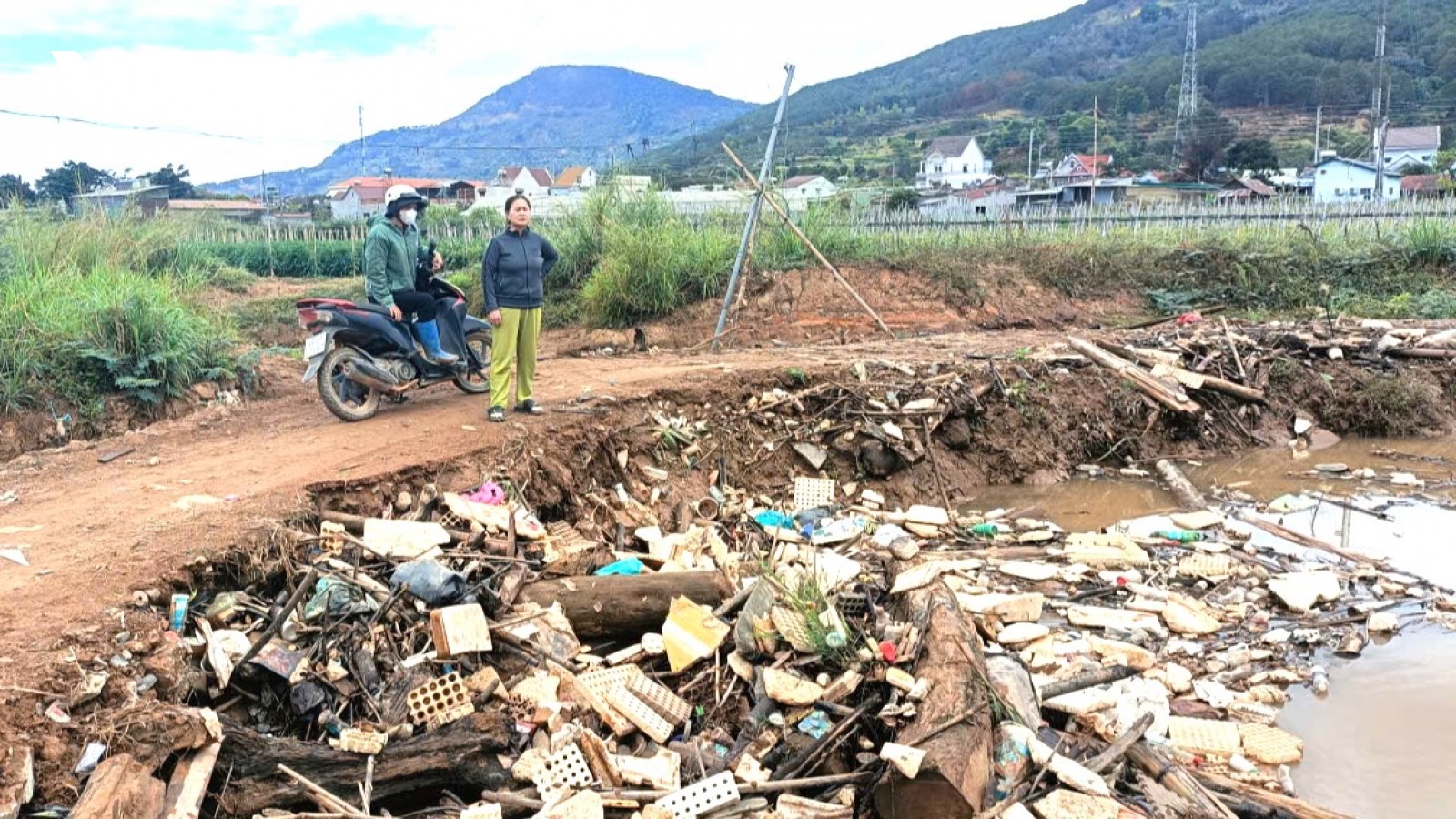 Lâm Đồng còn nhiều vướng mắc trong thu gom, xử lý rác thải sinh hoạt