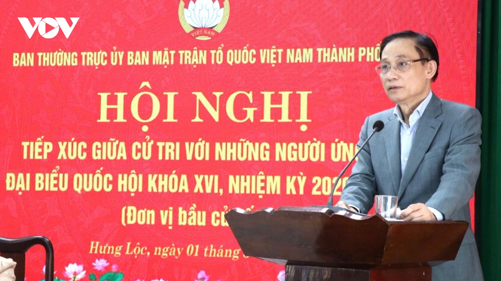 Bộ trưởng Bộ Ngoại giao Lê Hoài Trung tiếp xúc cử tri tại Huế