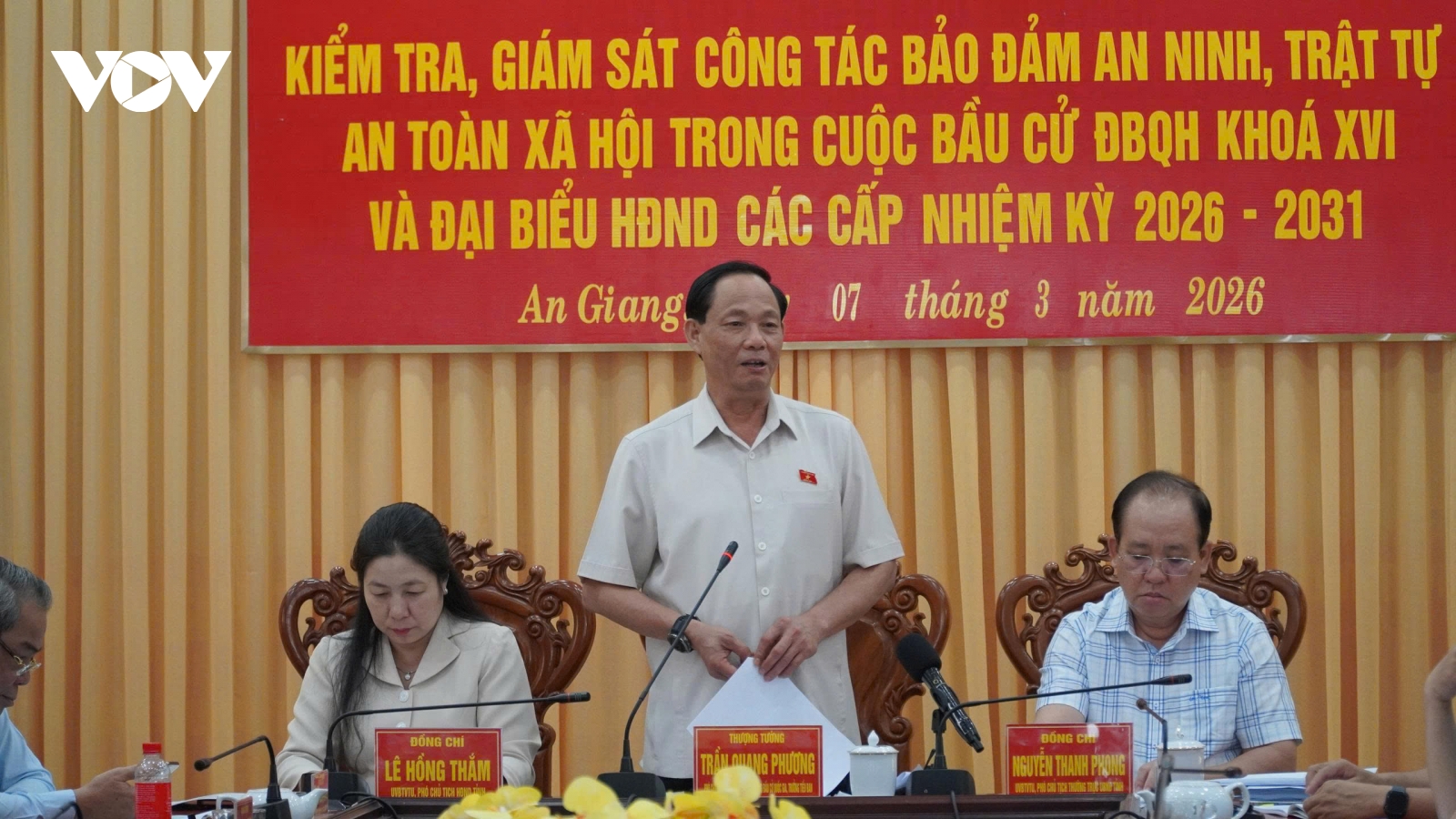 Phó Chủ tịch Quốc hội Trần Quang Phương tiếp tục chuyến kiểm tra công tác bầu cử