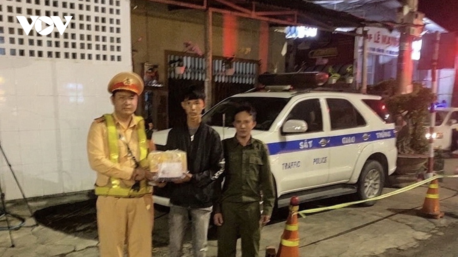 Công an Quảng Ngãi hỗ trợ đưa thiếu niên đi lạc về với gia đình ở Đồng Nai