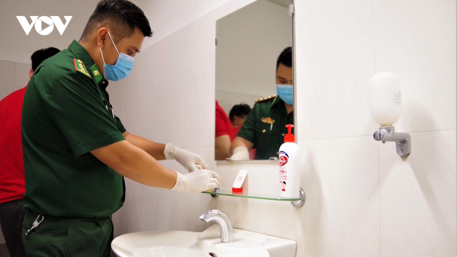 Test nhanh ma túy người lao động làm việc tại các công trình dầu khí ngoài khơi