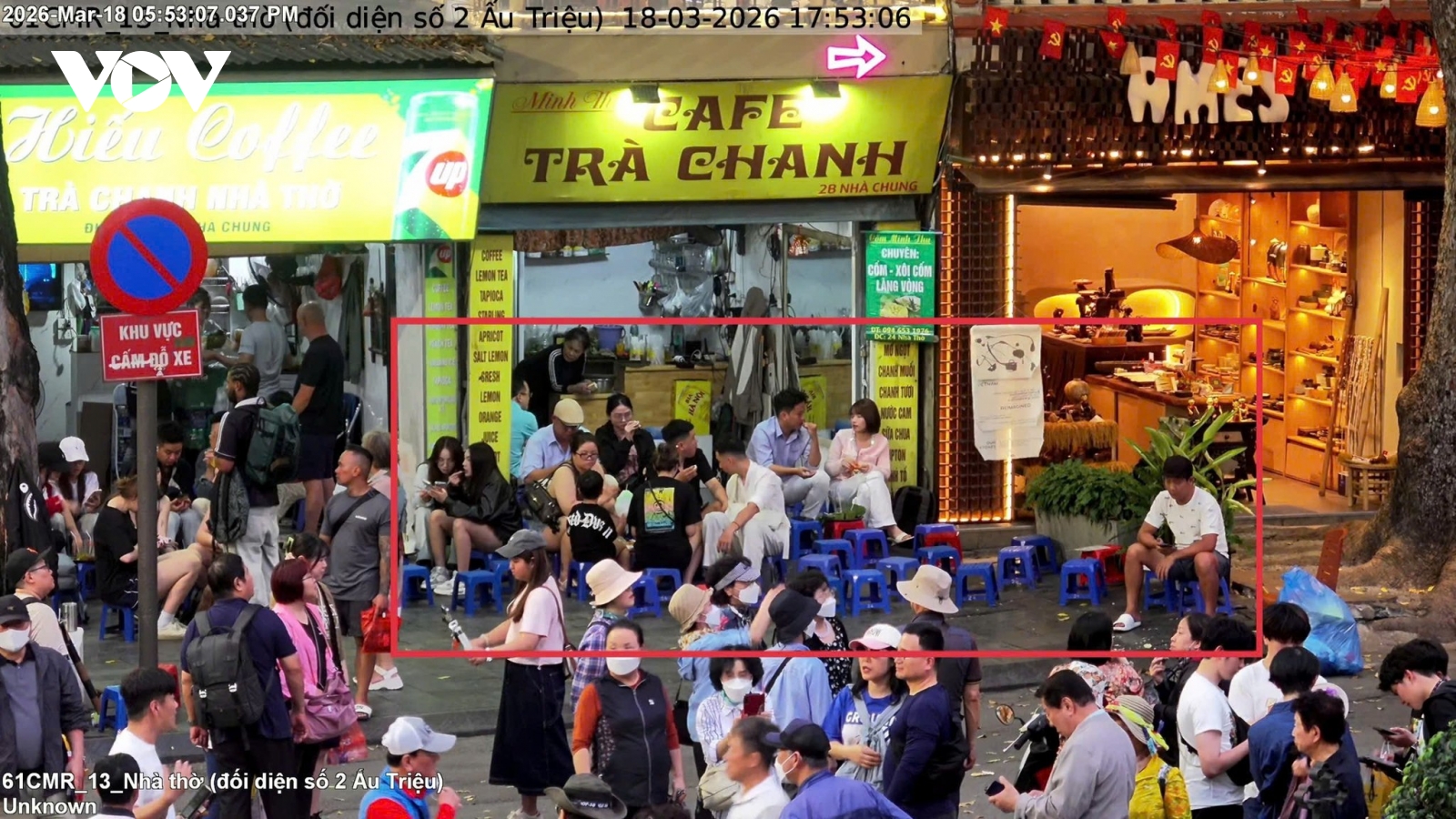 Công an Hà Nội phạt nguội gần 400 địa điểm vi phạm trật tự đô thị trong một ngày