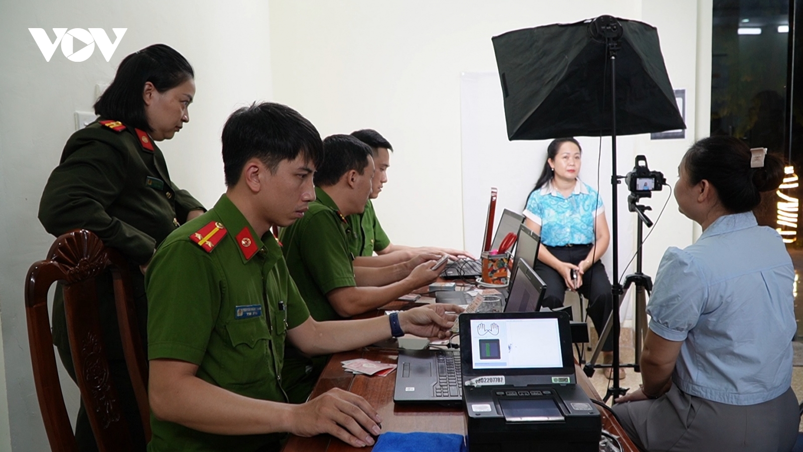 Từ sổ hộ khẩu đến dữ liệu số: 80 năm chuyển mình ở Điện Biên