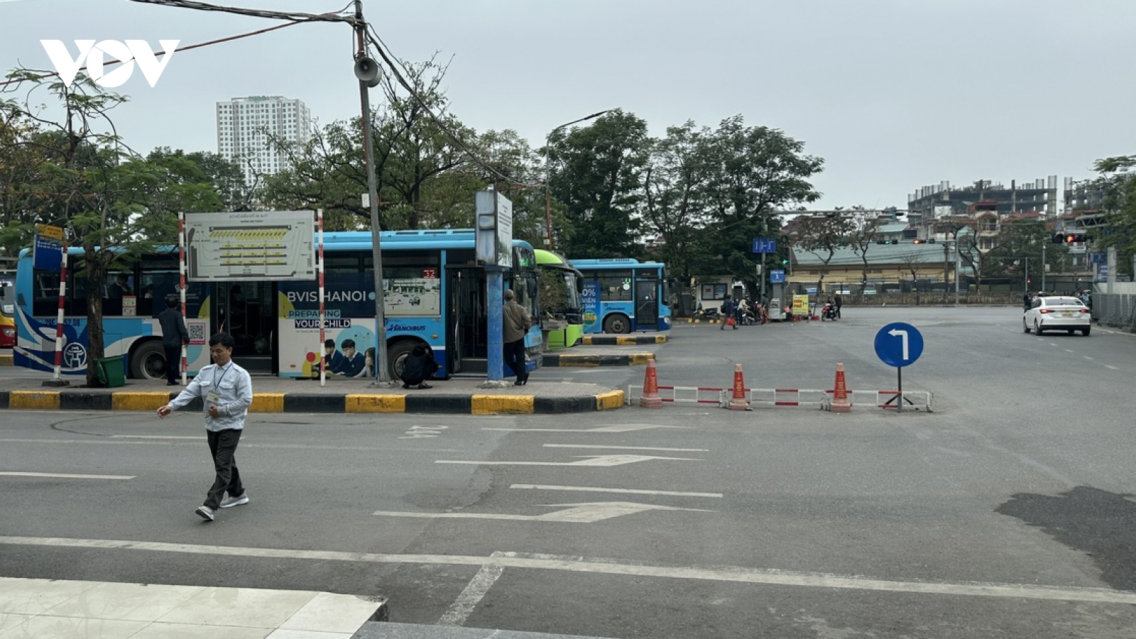 Hà Nội chưa có chủ trương miễn phí xe buýt cho toàn dân