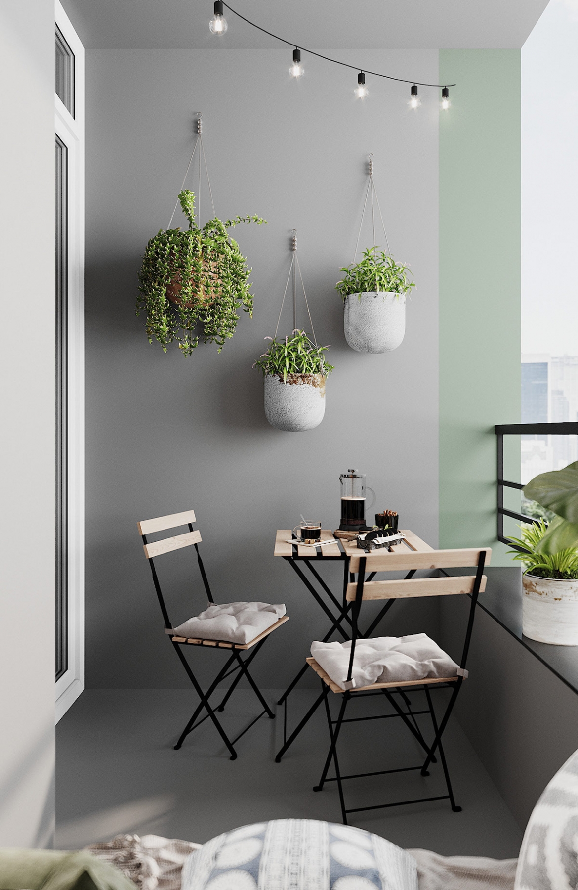 Bộ ba chậu cây treo độc đáo, tạo nên một bối cảnh hấp dẫn đằng sau bộ bàn ghế uống trà.