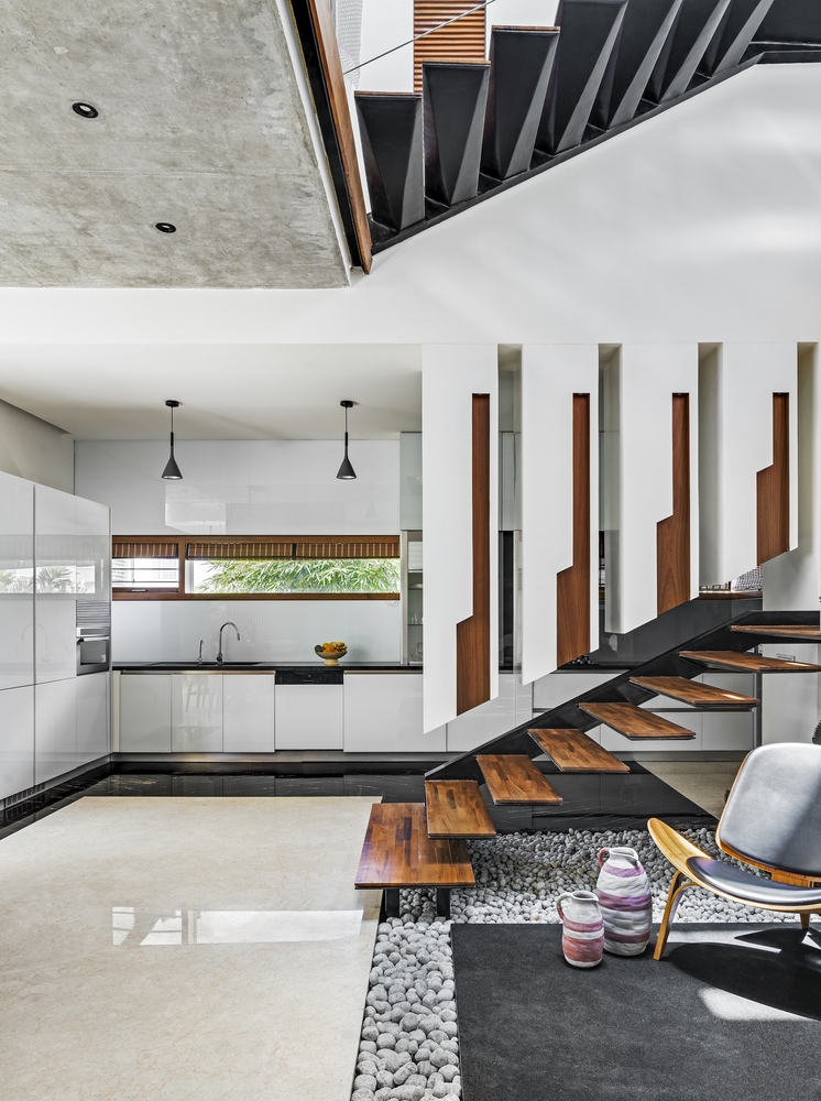 Nội thất được giữ đơn giản nhưng chú ý đến từng chi tiết, đồng thời kết hợp nhuần nhuyễn với các yếu tố kiến trúc.