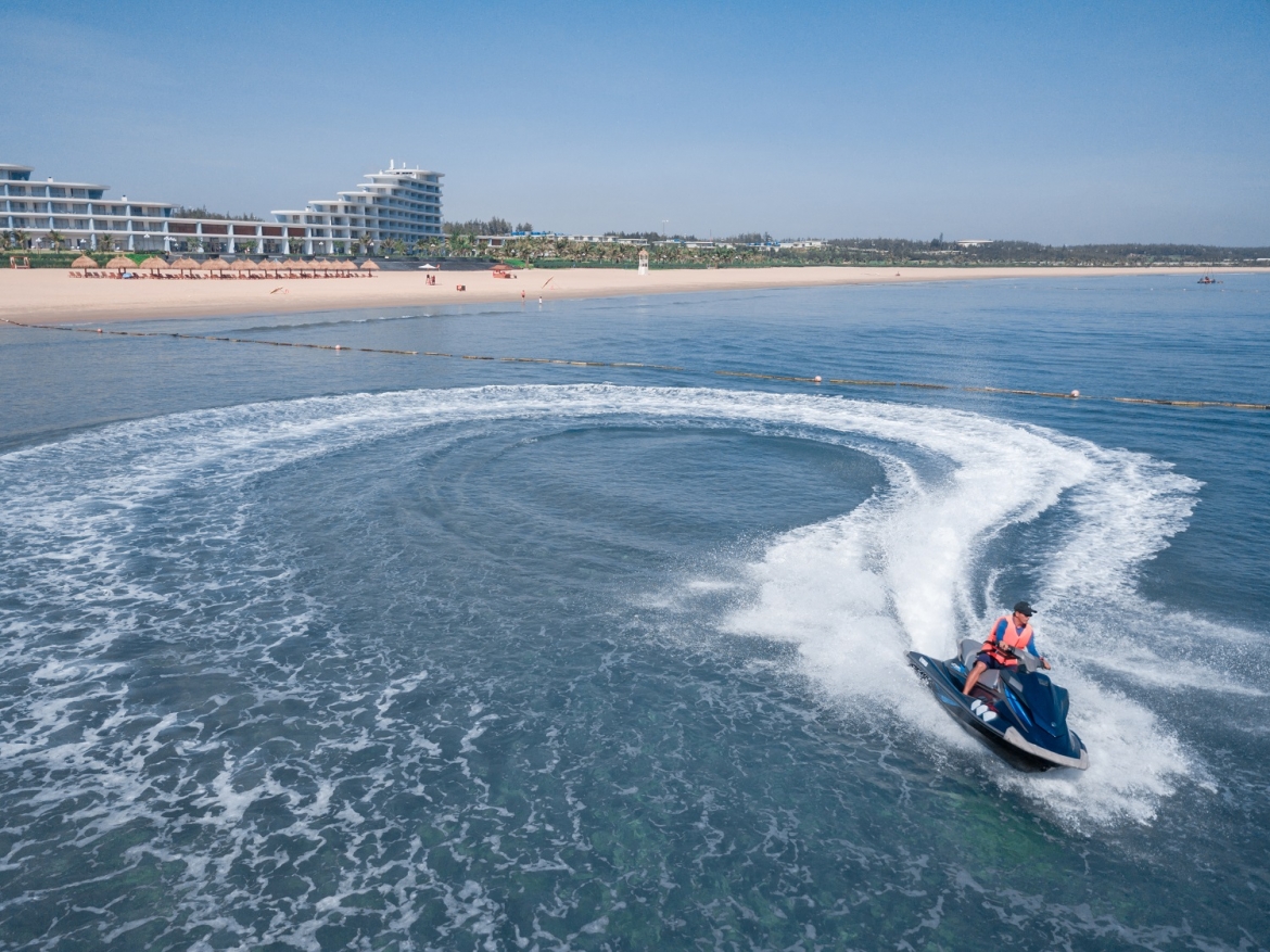 Đua mô tô nước jetski: trải nghiệm bộ môn thể theo đỉnh cao trên biển.