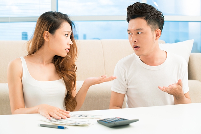 Vợ chồng nhiều lần cãi vã chỉ vì tính ki bo của chồng ( Ảnh minh họa)