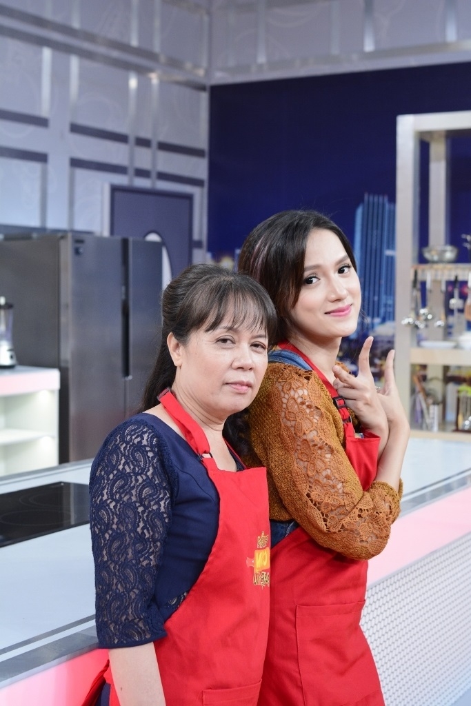 Mẹ Hương Giang từng ngăn cản, không ủng hộ chuyện tình của cặp đôi.