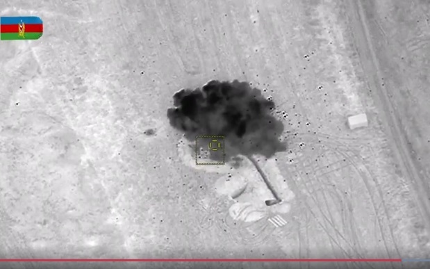 UAV của Azerbaijan tiêu diệt mục tiêu là bệ phóng rocket của đối phương đang nằm trong công sự. Ảnh: Bộ Quốc phòng Azerbaijan.