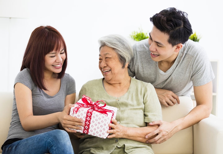 Đừng quên dành lời chúc, lời động viên, món quà nhỏ cho người mẹ vĩ đại của chúng ta vào ngày 20-10 nhé (Ảnh minh họa internet)