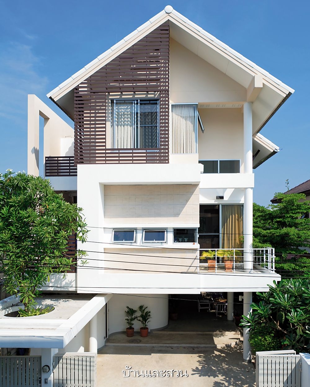 Ngôi nhà 3 tầng này là toàn bộ tâm huyết, là món quà đặc biệt mà nhà thiết kế dành riêng cho gia chủ.