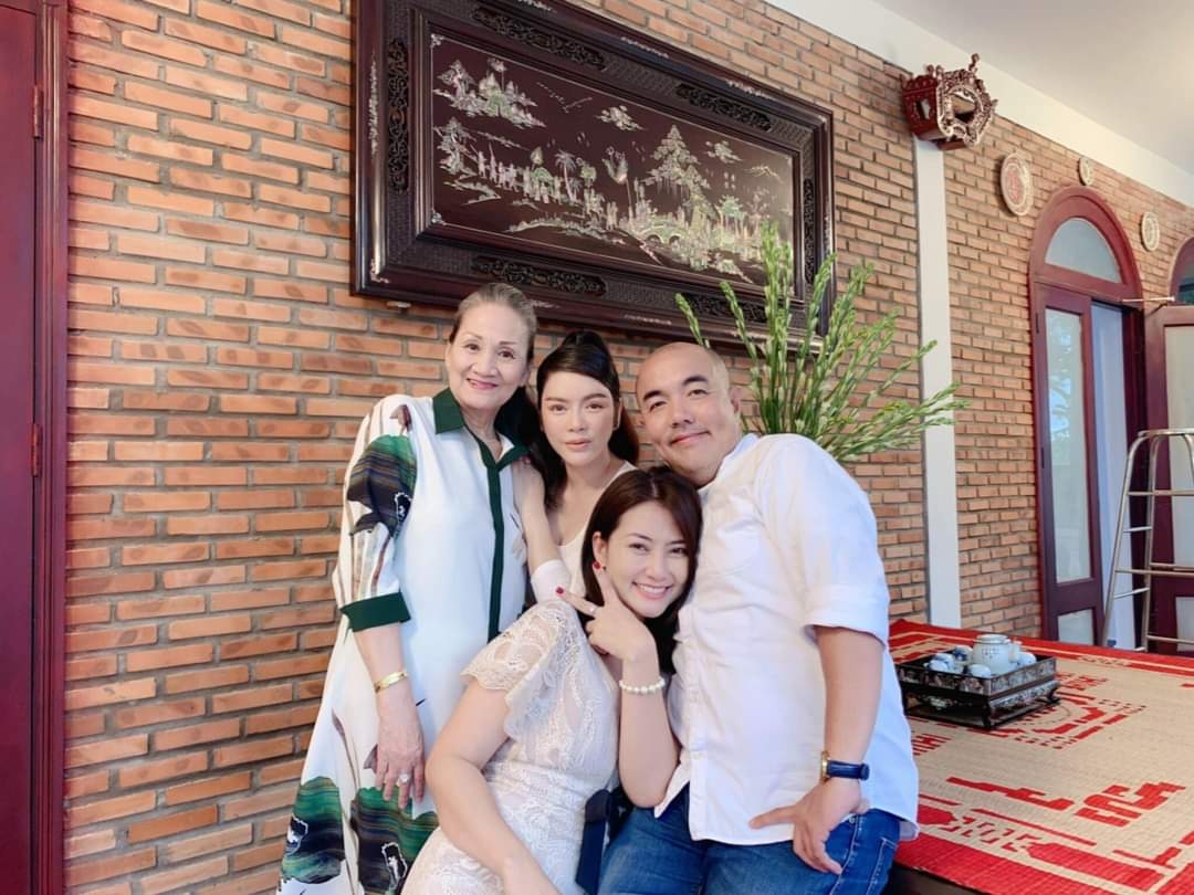 Quốc Thuận, Ngọc Lan thăm nhà Lý Nhã Kỳ.