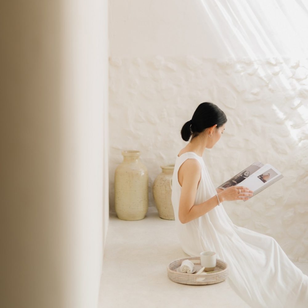 Trắng, xám là tông màu chủ đạo mang lại một không gian trẻ trung, tươi mới.
