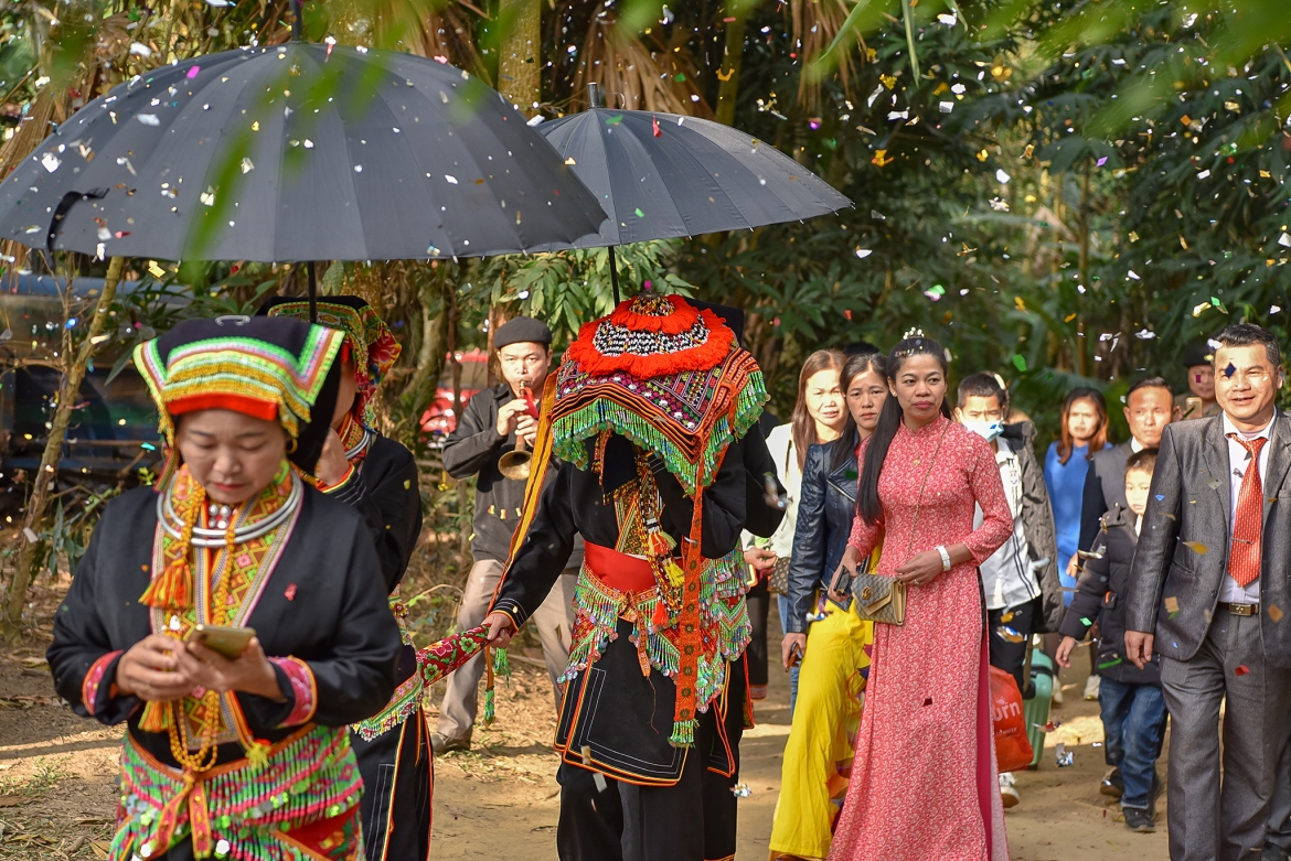 Lễ tơ hồng truyền thống được người dân tổ chức tại huyện Đồng Hỷ, Thái Nguyên.