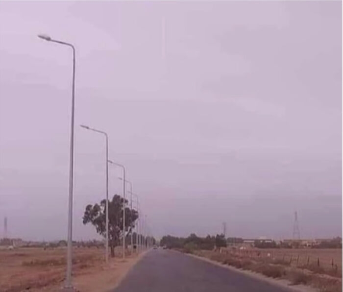 Đèn đường quay đi đâu thế kia.