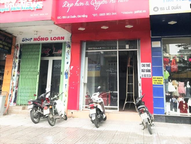 Tuyến phố thời trang đường Lê Duẩn hiện vẫn còn nhiều nhà treo bảng cho thuê mặt bằng.