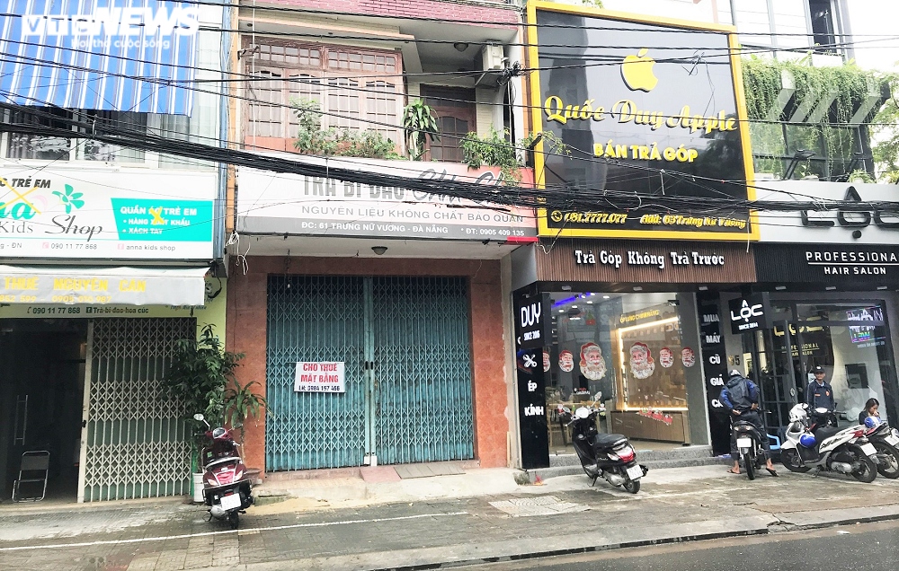 Nhà mặt tiền đường Trưng Nữ Vương, quận Hải Châu, Đà Nẵng treo bảng cho thuê mặt bằng nhưng vẫn chưa có người thuê.
