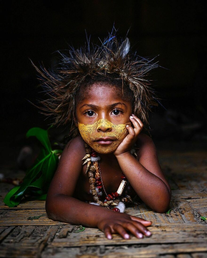 Cô bé thổ dân xinh xắn ở Papua New Guinea.
​​​​​