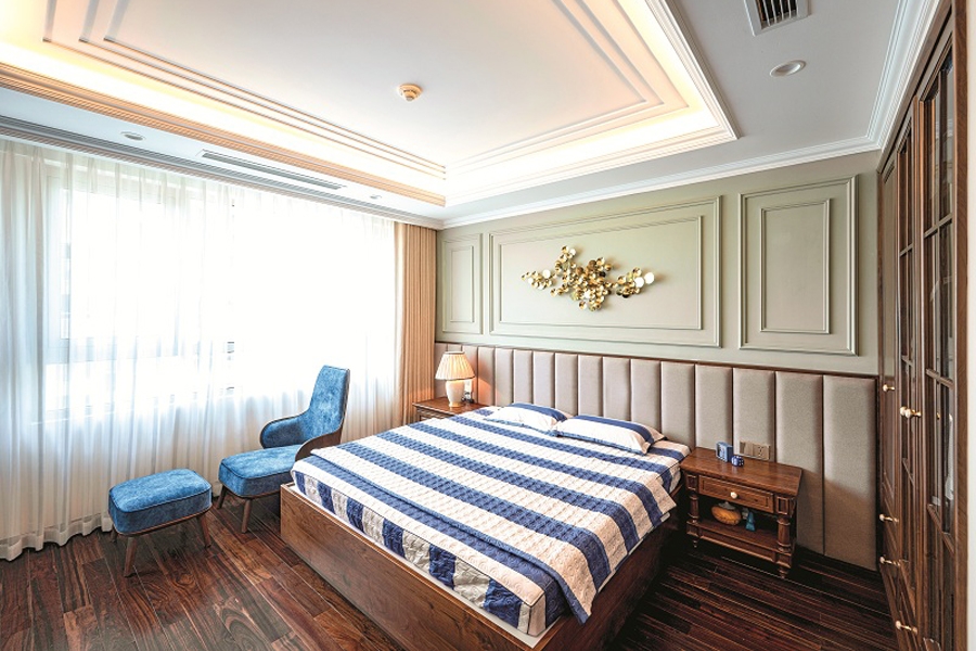 Phòng ngủ con trai ở tầng trên. Nội thất và màu sắc có phần đơn giản hơn để phù hợp với giới tính.