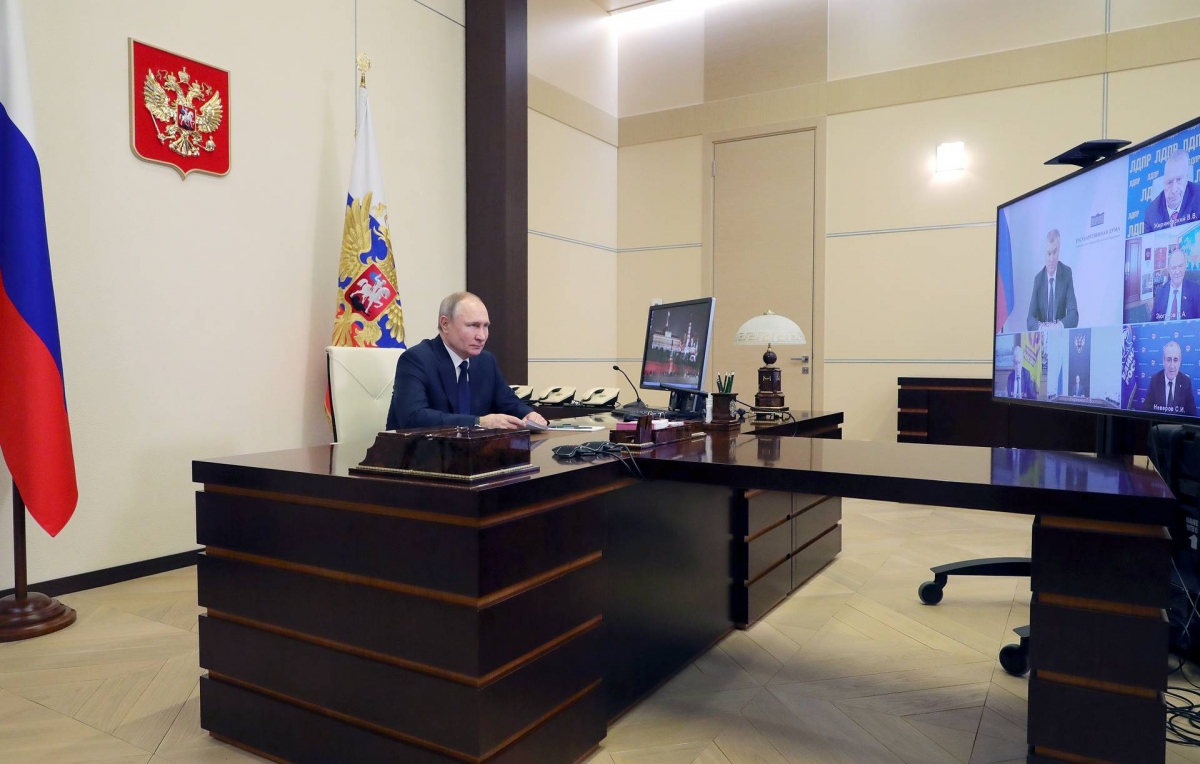 Tổng thống Nga V.Putin tại cuộc gặp với lãnh đạo các phái đảng trong Duma quốc gia Nga. (Ảnh: Tass)