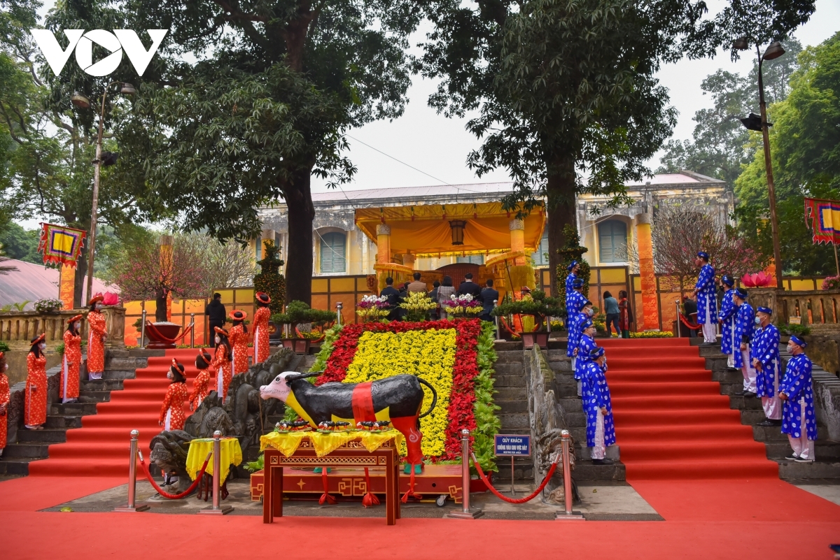 The portrayal of Tet rituals marks the start of cultural activities being held at the relic site, providing visitors with a chance to soak up a Tet atmosphere from olden times.