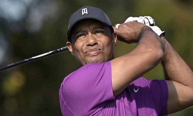 Bị chấn thương nặng sau tai nạn, Tiger Woods vẫn đặt mục tiêu trở lại thi đấu đỉnh cao. (Ảnh: Getty).