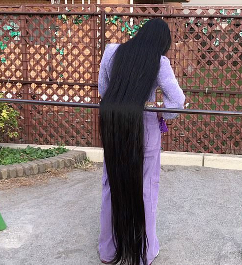 Rin Kambe sở hữu mái tóc đen nhánh đặc trưng của người châu Á.