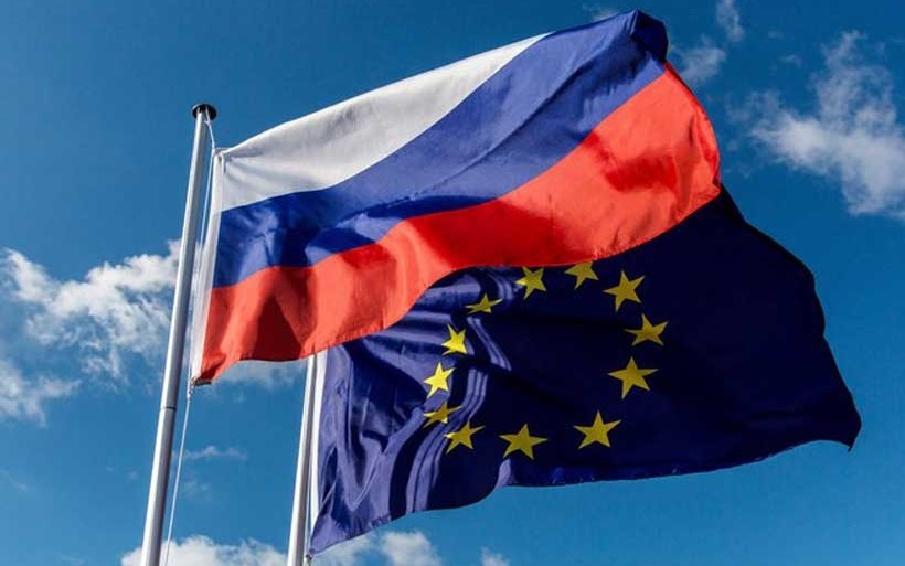 Cờ Nga và EU. Ảnh: Modern diplomacy.