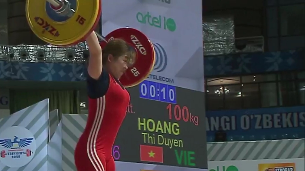 Hoàng Thị Duyên thi đấu với phong độ cao.