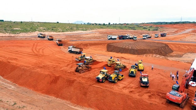 Dự án xây dựng sân bay Phan Thiết đã có nhiều lần điều chỉnh và vướng các thủ tục liên quan.
