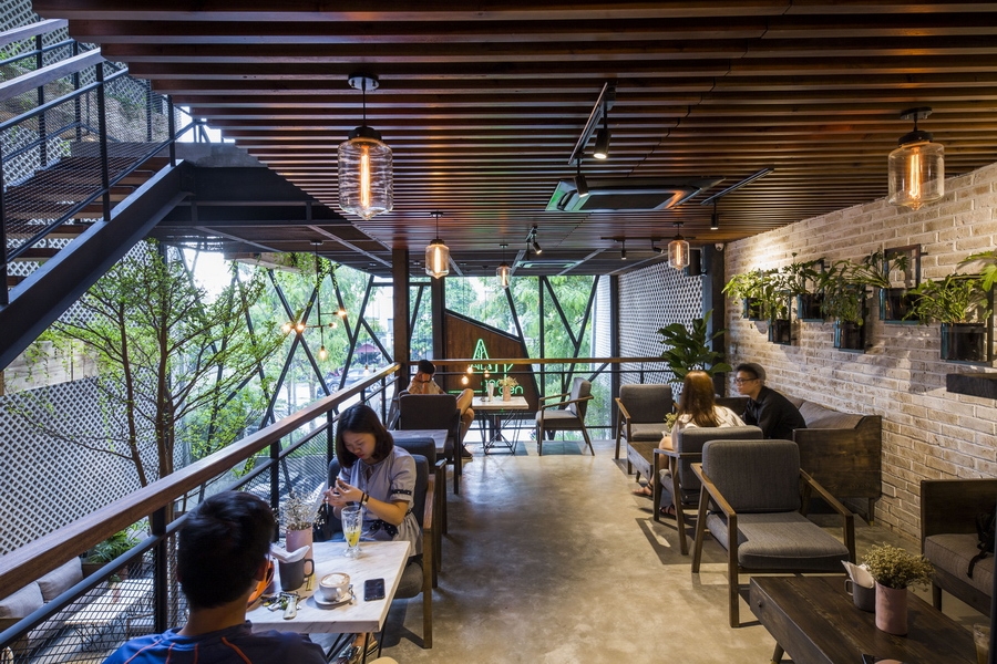 Hà Nội có rất nhiều quán cafe xinh xắn.