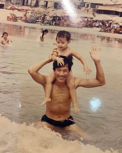 Phải xa gia đình quá lâu, Hoa hậu Khánh Vân bày tỏ nỗi nhớ người thân.