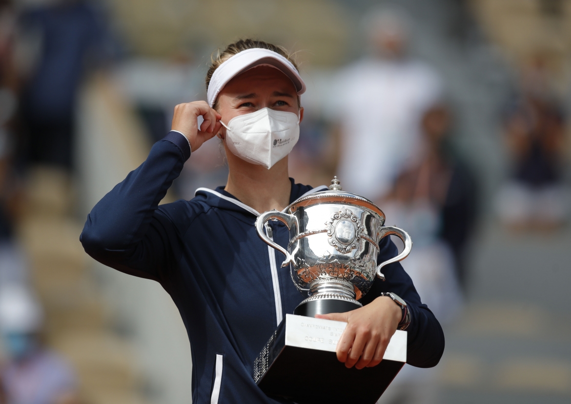Với danh hiệu tại Paris, Barbora Krejcikova có thêm 2000 điểm thưởng và chắc chắn thứ hạng 33 thể giới của tay vợt CH Séc sẽ được cải thiện đáng kể ở những BXH WTA tiếp theo./. 