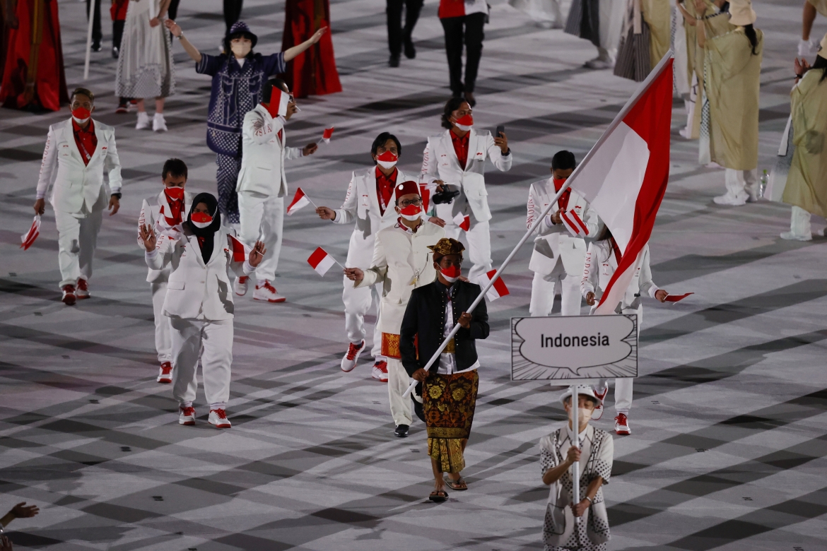 Đoàn thể thao Indonesia diễu hành. (Ảnh: Reuters).