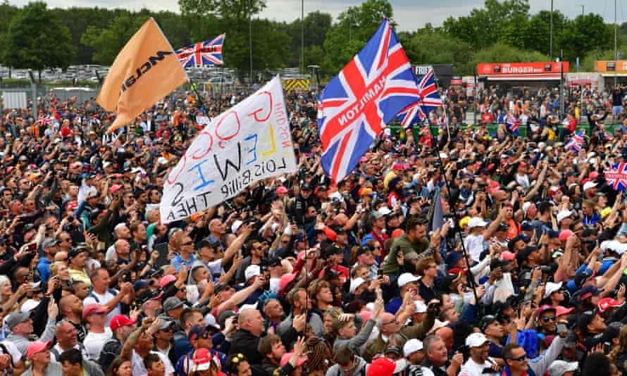Sẽ có tối đa 140.000 người được phép vào trường đua Silverstone theo dõi chặng đua F1 nước Anh cuối tuần này. (Ảnh: AP). 