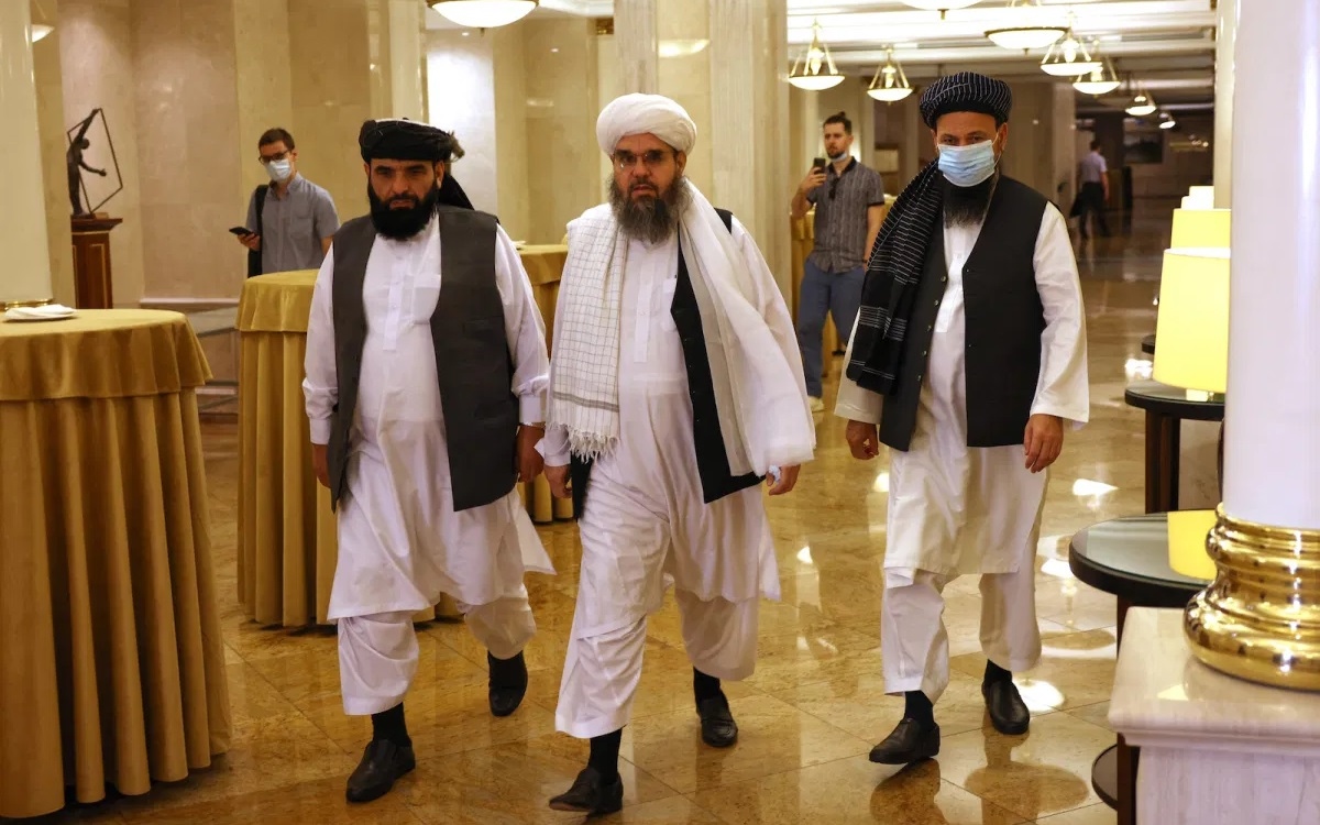 Ba nhà đàm phán của Taliban xuất hiện tại Moscow (Nga) vào tháng 7/2021. Ảnh: AFP.