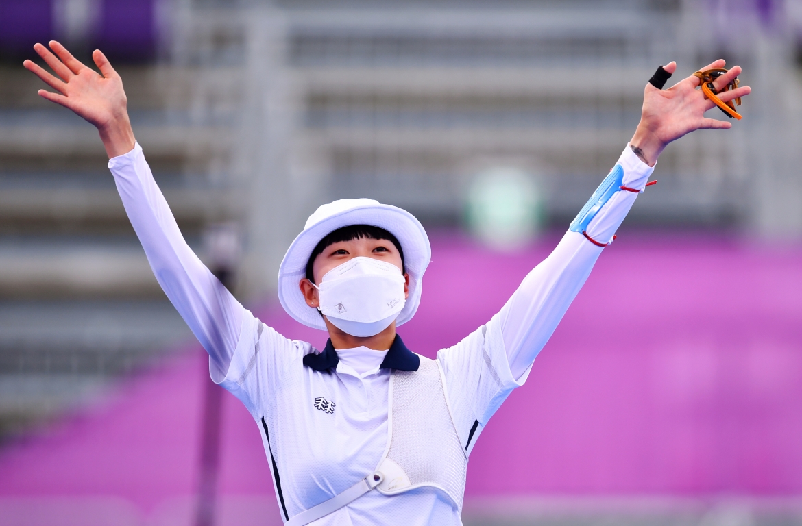 Cung thủ Hàn Quốc - An San giành 3 HCV ở Olympic Tokyo 2020. (Ảnh: Reuters). 