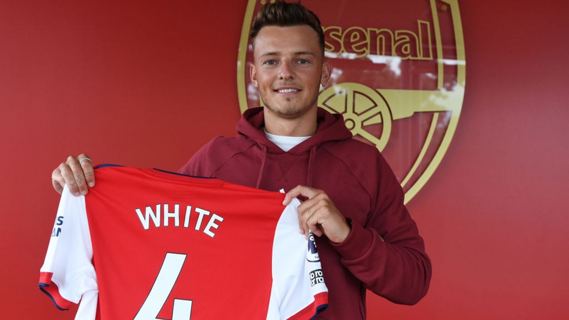 Arsenal "nổ bom tấn" Ben White. (Ảnh: Sky Sports)
