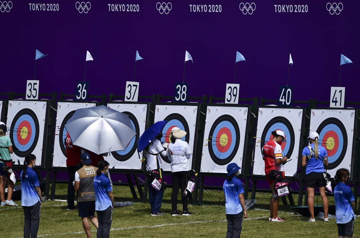 Hình ảnh từ nội dung bắn cung sáng nay của Olympic Tokyo. (Ảnh: Reuters). 