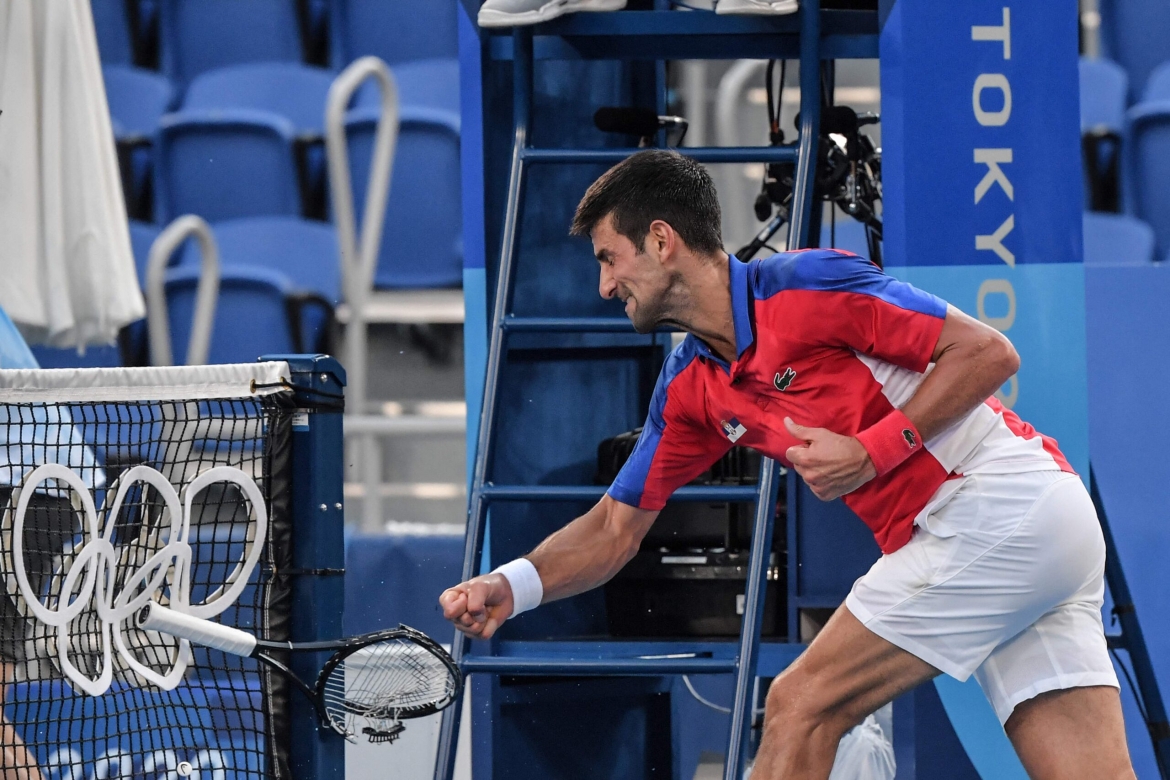 Novak Djokovic để lại hình ảnh xấu khi trắng tay rời Olympic Tokyo. (Ảnh: Getty)