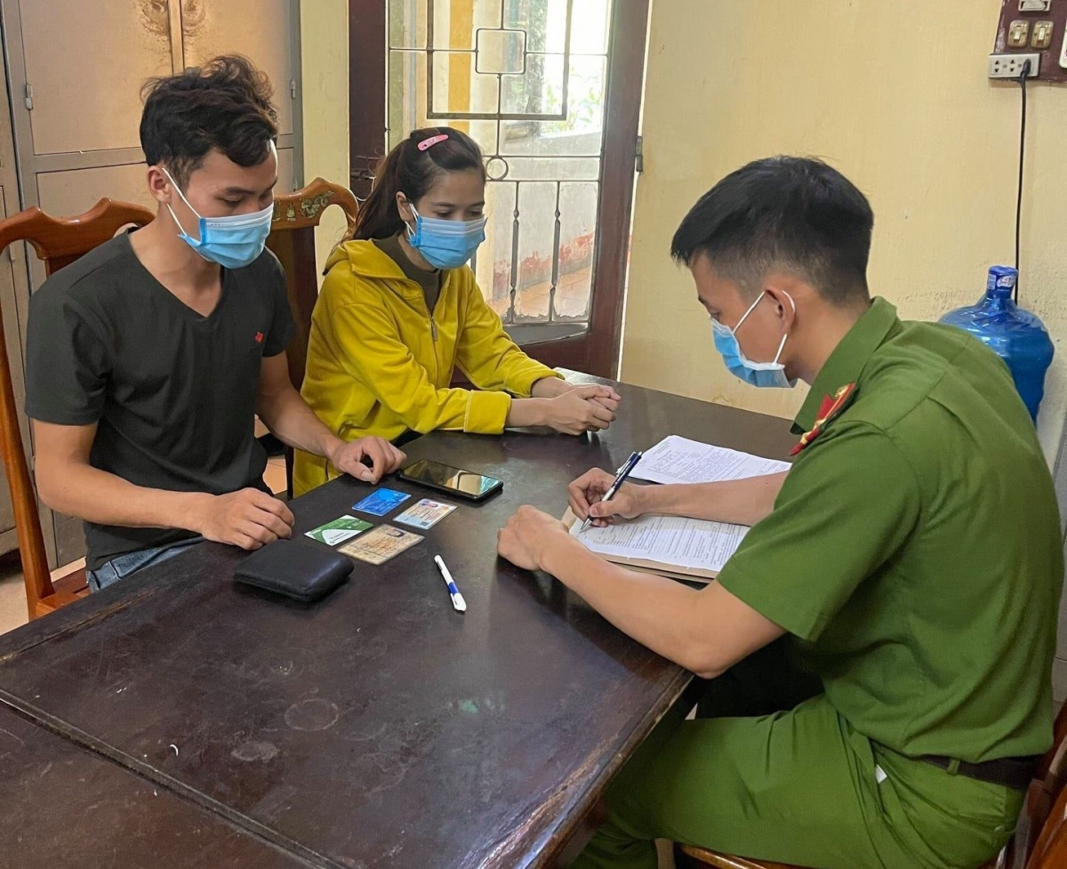 Ng.V.S cùng người đã đăng tải câu chuyện lên mạng xã hội tại cơ quan chức năng.