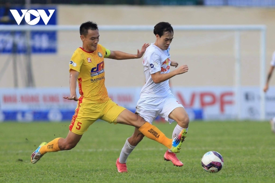 V-League 2021 có thể sẽ kéo dài sang năm 2022 nếu tình hình dịch Covid-19 vẫn diễn biến phức tạp. (Ảnh: Dương Thuật). 