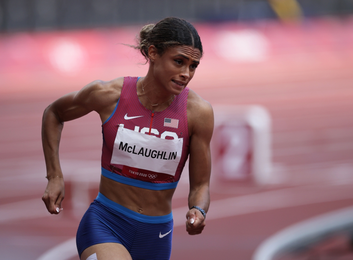 Sydney McLaughlin giành HCV và phá kỷ lục thế giới ở nội dung 400m vượt rào nữ (Ảnh: Reuters).