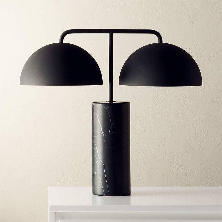 Đèn Domes sẽ phù hợp với những bức tường bằng đá cẩm thạch, mang vẻ đẹp sang trọng, hiện đại và phù hợp với những không gian tối giản.