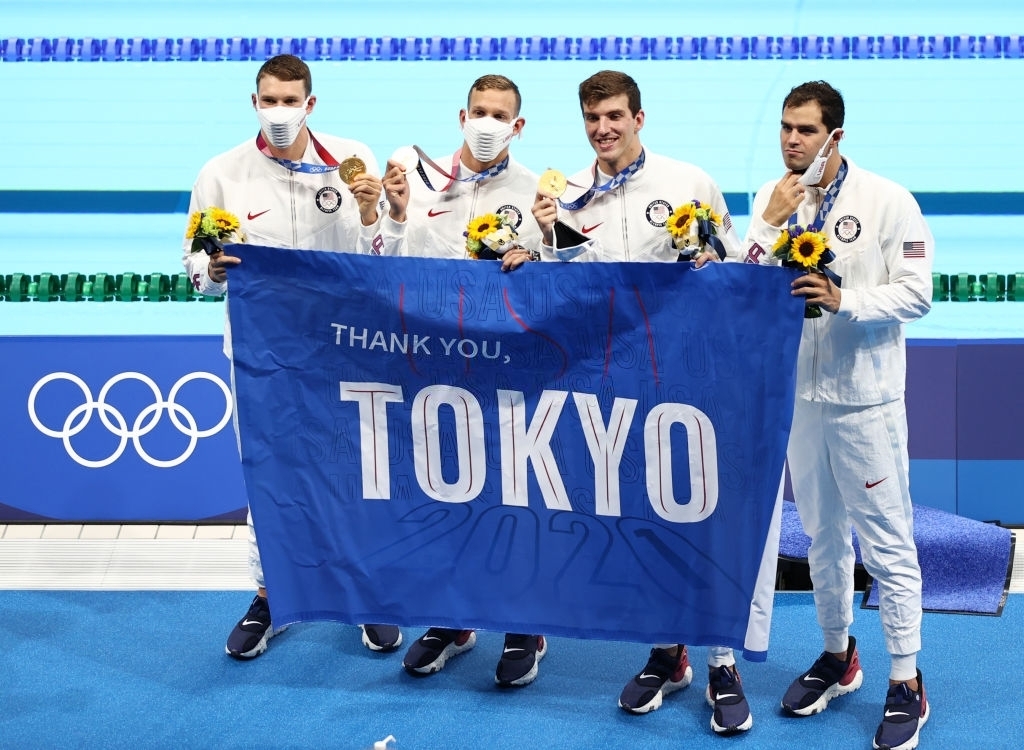 4x100m tiếp sức hỗn hợp nam 3 phút 26 giây 78 (kỷ lục thế giới)./.