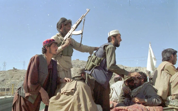 Chiến binh Hồi giáo cực đoan Taliban vào năm 1996. Ảnh: AP.