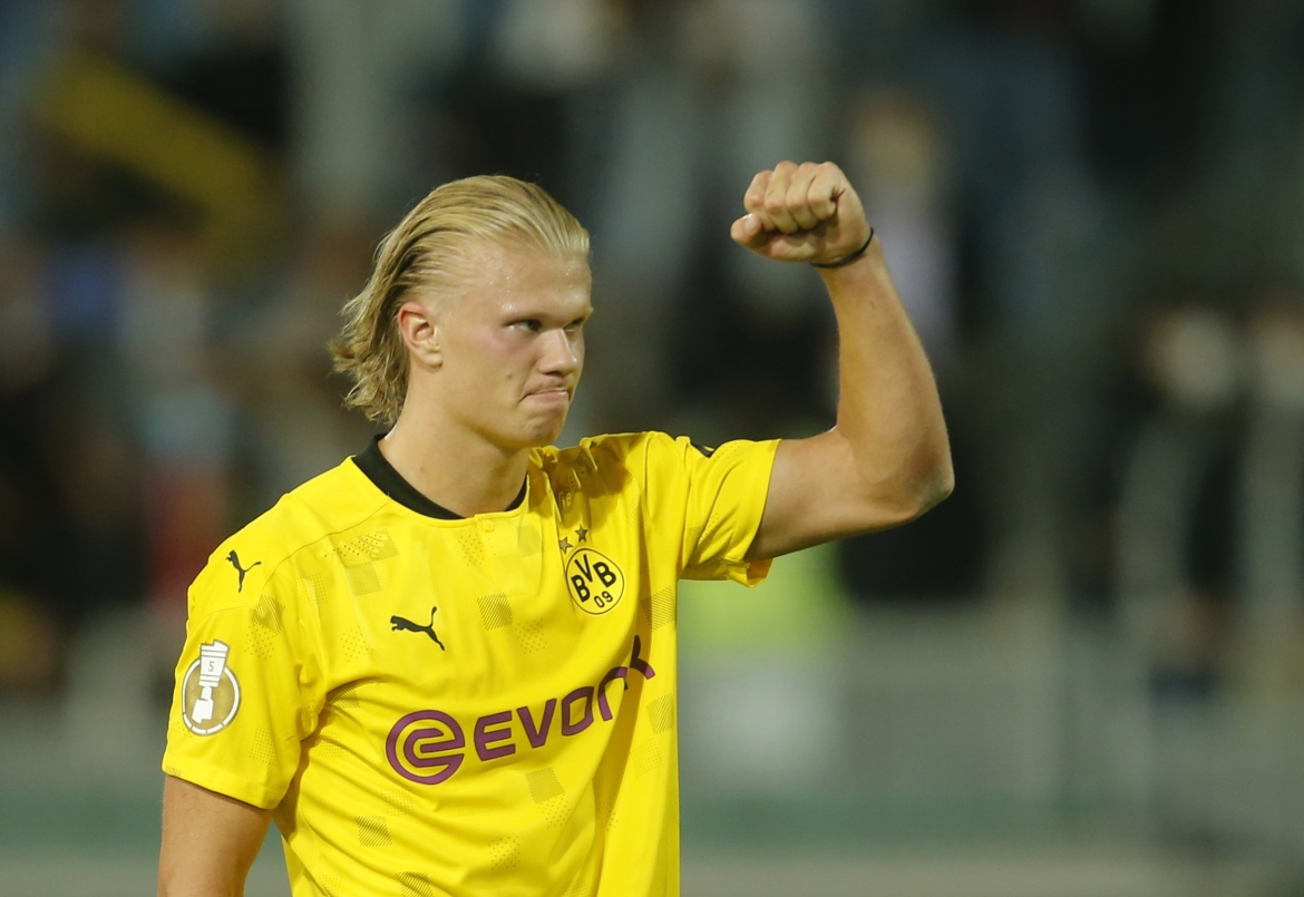 Haaland ghi hat-trick ngay trong trận đấu đầu tiên của mùa giải 2021/2022. (Ảnh: Reuters). 